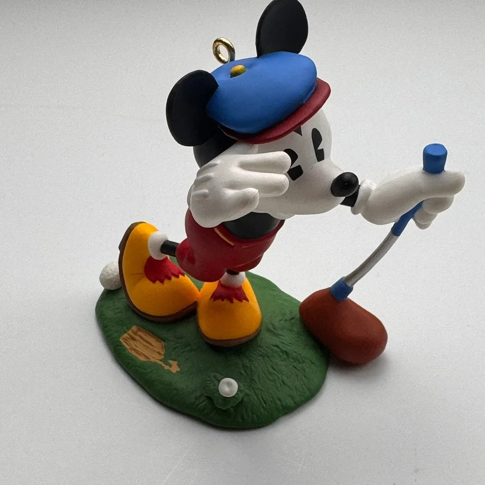 Hallmark Keepsake 1997 Mickey Mouse Mickey's Long Shot Golf Ornament QXD6412